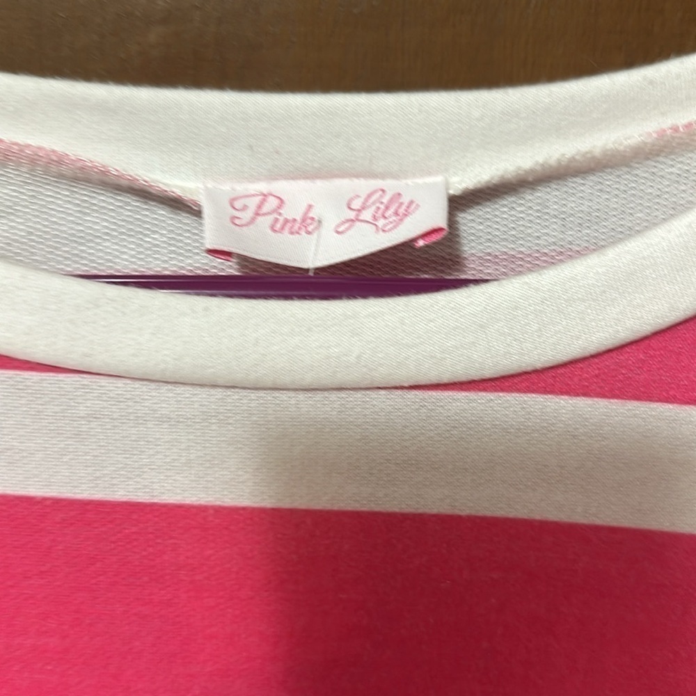 Pink Lily sz Small oversized stripped pink top - Picture 3 of 4